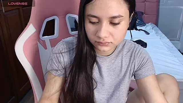 Snapshot of emmars_ chatting on 21, 12, 2025 emmars online show from 21, 12, 2025