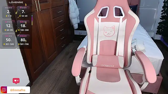 Snapshot of emmars_ chatting on 15, 11, 2025 emmars online show from 15, 11, 2025