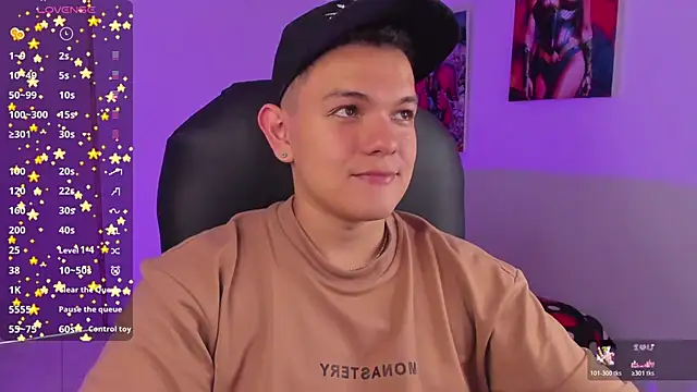 Snapshot of Dunkan_Kravitz chatting on 15, 11, 2025 Dunkan Kravitz online show from 15, 11, 2025