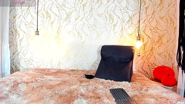 NATALIE PARKERR online show from 7, 11, 2025