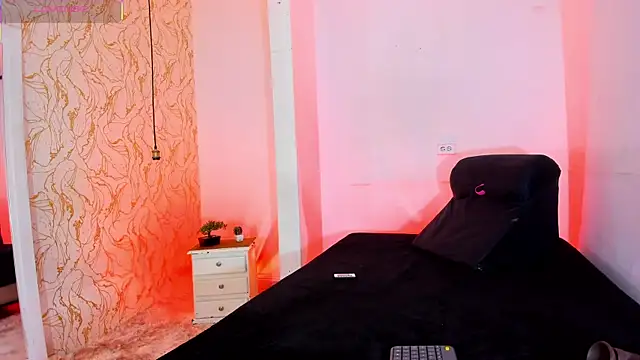 NATALIE PARKERR online show from 24, 10, 2025