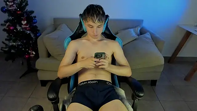 Snapshot of marcusmit chatting on 19, 12, 2024 marcusmit online show from 19, 12, 2024