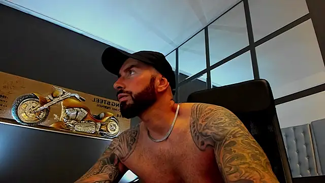 Snapshot of AronGrant chatting on 8, 7, 2026 AronGrant online show from 8, 7, 2026