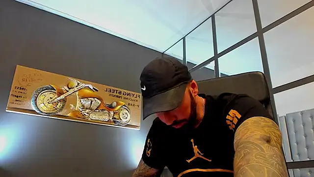 Snapshot of AronGrant chatting on 11, 7, 2026 AronGrant online show from 11, 7, 2026
