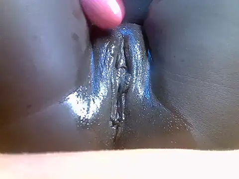 Snapshot of Liza331 chatting on 8, 10, 2025 Liza331 online show from 8, 10, 2025