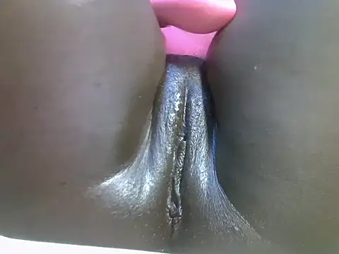 Snapshot of Liza331 chatting on 16, 10, 2025 Liza331 online show from 16, 10, 2025