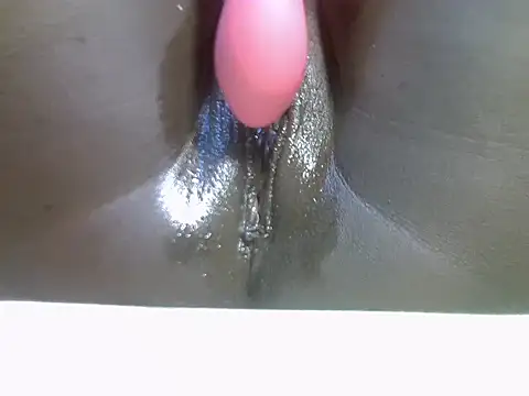 Snapshot of Liza331 chatting on 18, 10, 2025 Liza331 online show from 18, 10, 2025