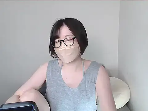  NOA-chan  online show from 20, 9, 2025