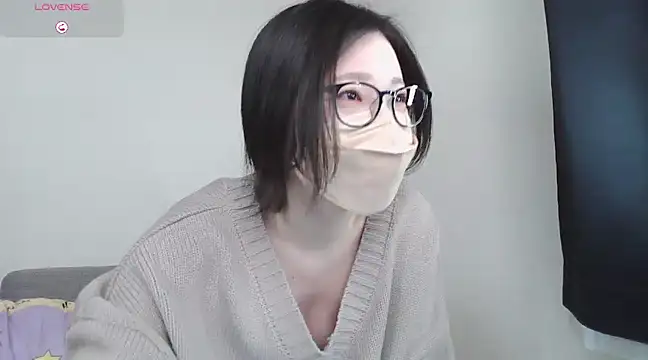  NOA-chan  online show from 22, 2, 2025