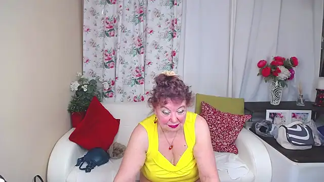 Snapshot of YourHotGranny chatting on 17, 3, 2025 YourHotGranny online show from 17, 3, 2025