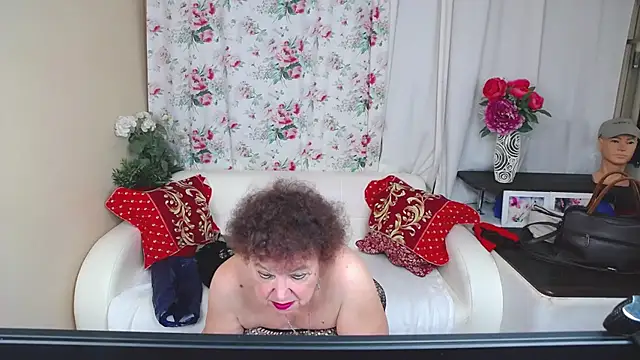 YourHotGranny online show from 6, 7, 2026