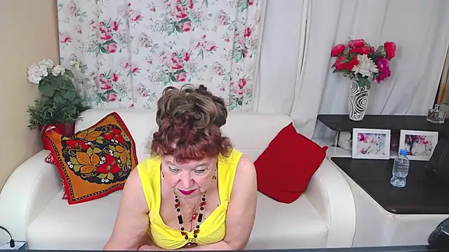 Snapshot of YourHotGranny chatting on 19, 2, 2026 YourHotGranny online show from 19, 2, 2026