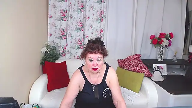 Snapshot of YourHotGranny chatting on 6, 3, 2025 YourHotGranny online show from 6, 3, 2025