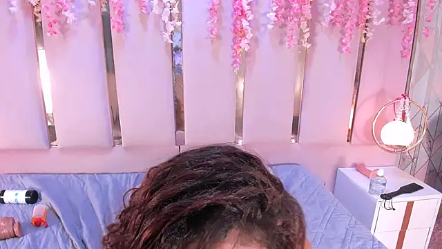 Snapshot of AlinaSweett chatting on 2, 3, 2025 AlinaSweett online show from 2, 3, 2025