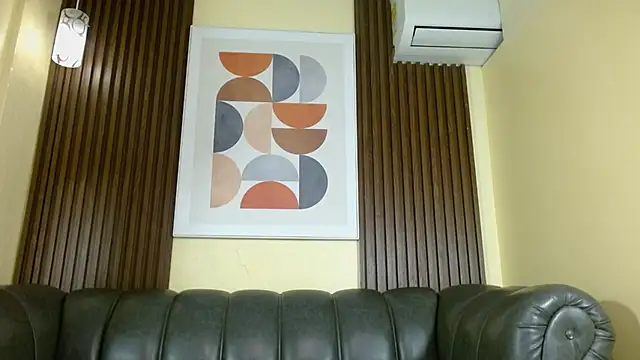 Nicole Ramires online show from 3, 10, 2025