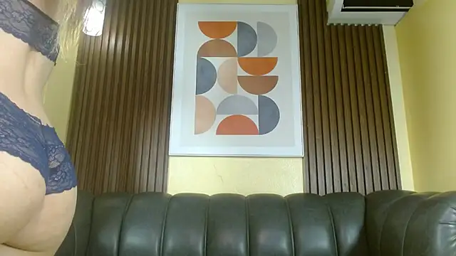 Nicole Ramires online show from 6, 11, 2025