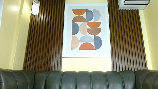 Nicole Ramires online show from 4, 2, 2026