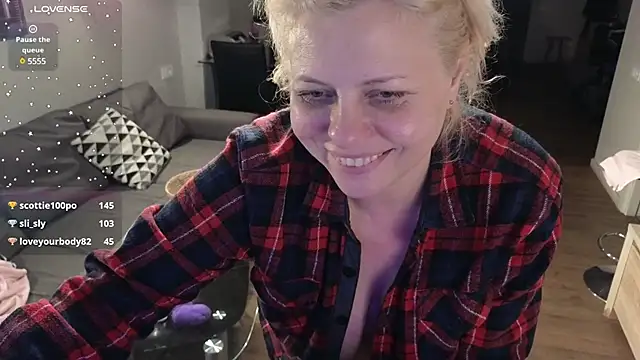 Snapshot of Gray_swann chatting on 18, 1, 2025 Gray swann online show from 18, 1, 2025