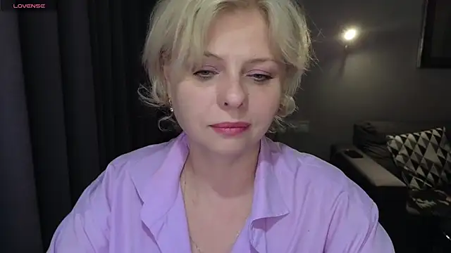 Snapshot of Gray_swann chatting on 25, 2, 2025 Gray swann online show from 25, 2, 2025