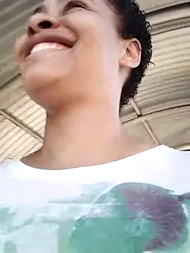 Su Duarte 1 online show from 7, 3, 2025