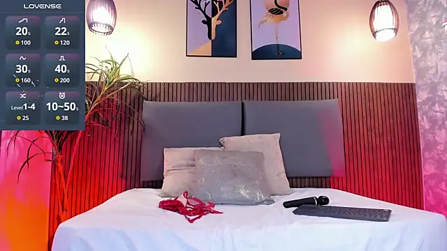 Snapshot of NicolleeEvanss chatting on 3, 10, 2025 NicolleeEvanss online show from 3, 10, 2025