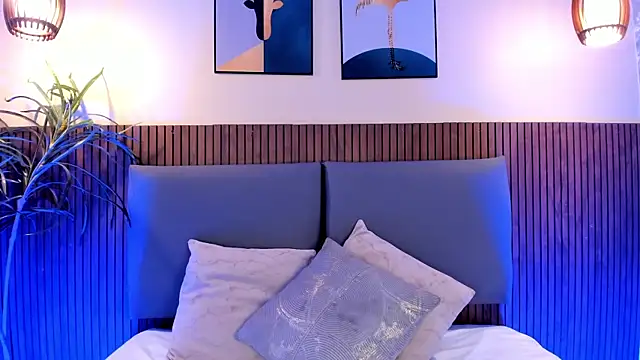 Snapshot of NicolleeEvanss chatting on 6, 10, 2025 NicolleeEvanss online show from 6, 10, 2025