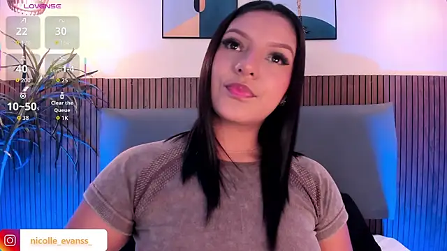 NicolleeEvanss online show from 9, 2, 2026