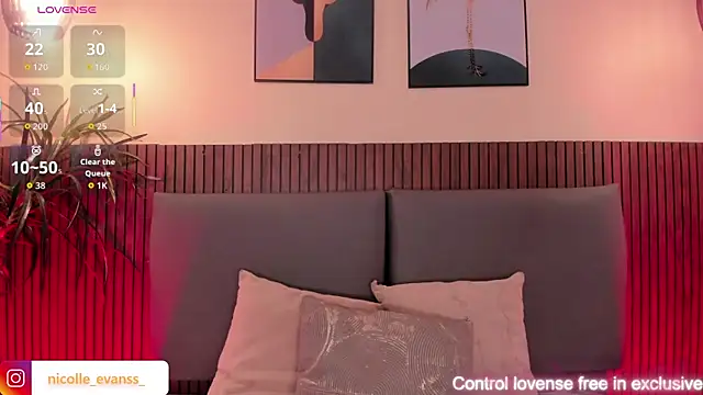 NicolleeEvanss online show from 14, 2, 2026