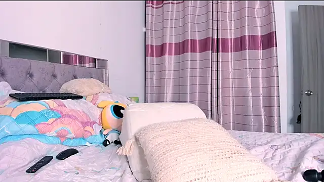 CamilaVenz online show from 2, 10, 2025