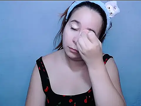 SubLayla01 online show from 6, 10, 2025