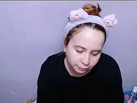 SubLayla01 online show from 12, 5, 2026