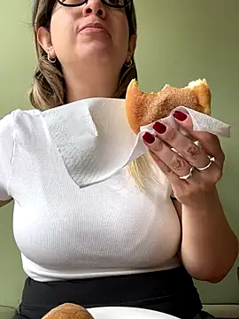 amooraaamoon online show from 31, 10, 2025