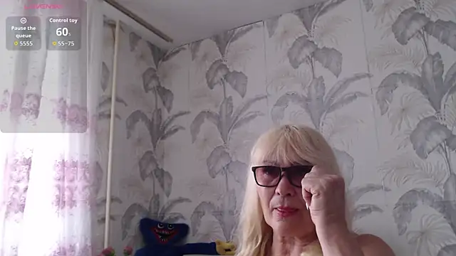 CamDiva113 online show from 26, 5, 2026