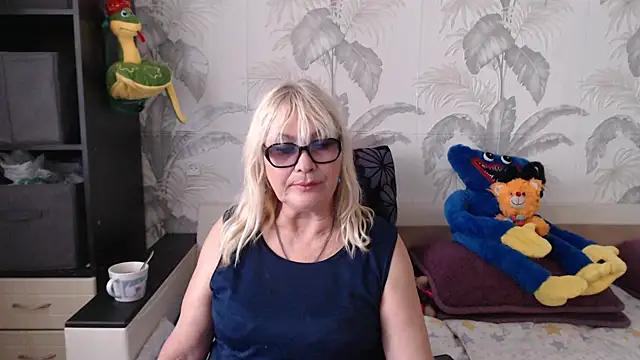 CamDiva113 online show from 20, 3, 2025