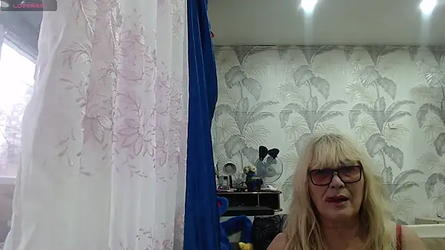 CamDiva113 online show from 14, 11, 2025