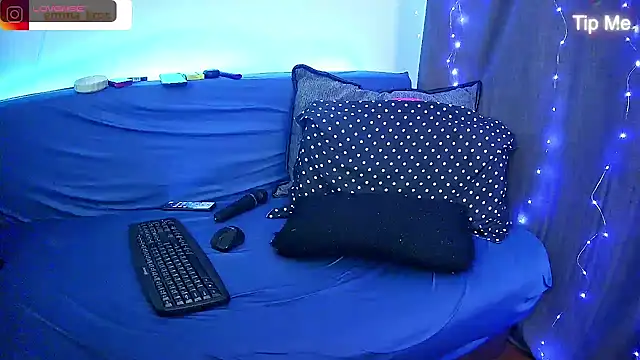 EmmaKrosss online show from 19, 4, 2026