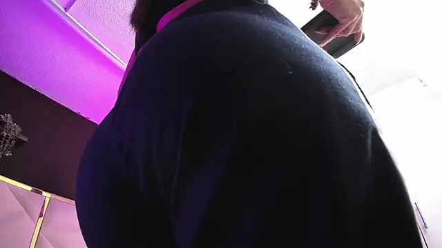 April bowie online show from 22, 11, 2025