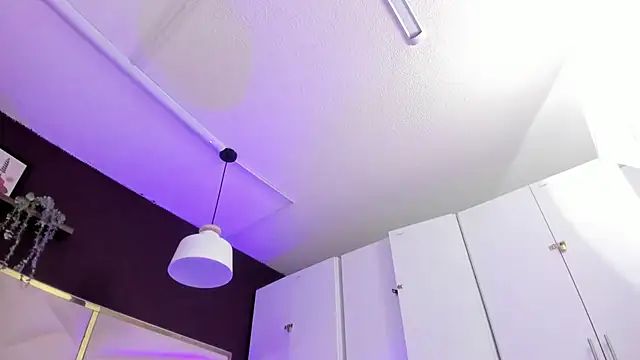 April bowie online show from 24, 10, 2025