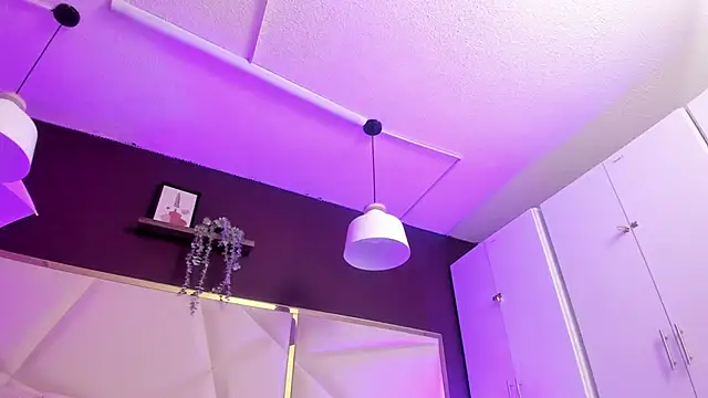 April bowie online show from 21, 10, 2025