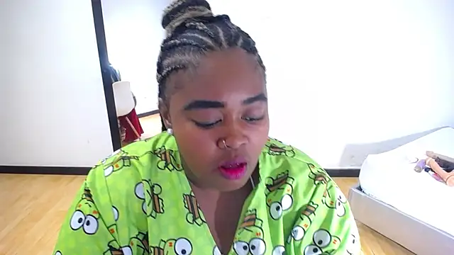 Snapshot of exotic_karmella chatting on 18, 9, 2025 exotic karmella online show from 18, 9, 2025