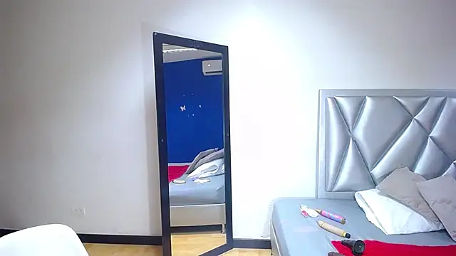 Snapshot of exotic_karmella chatting on 6, 3, 2025 exotic karmella online show from 6, 3, 2025