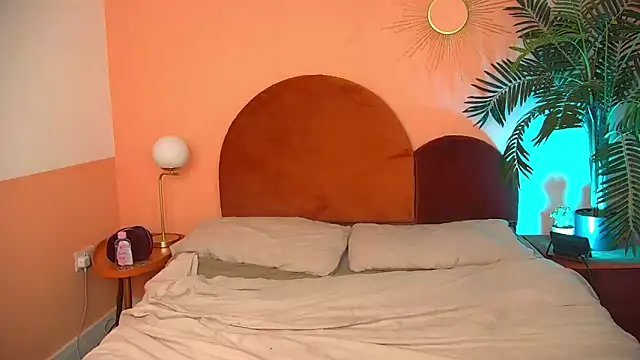 FerrariRedxBabestation online show from 28, 9, 2025