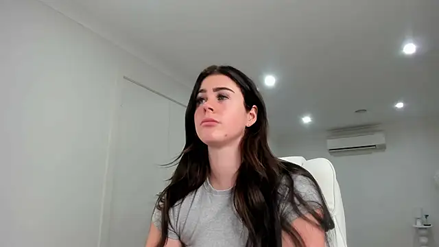 aus queen online show from 25, 10, 2025