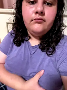 Snapshot of sweetlyspicy chatting on 17, 10, 2025 sweetlyspicy online show from 17, 10, 2025