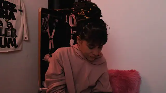 Snapshot of Hellen_dumont chatting on 9, 6, 2026 Hellen dumont online show from 9, 6, 2026