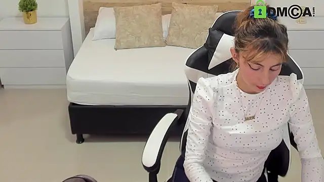 candy summer28 online show from 25, 9, 2025