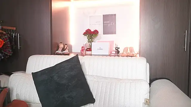 katlyn martins online show from 16, 4, 2026