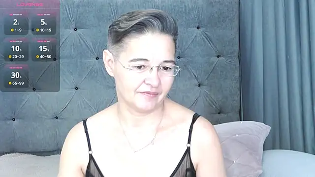 StaceyDarling online show from 14, 11, 2025