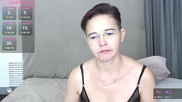 StaceyDarling online show from 23, 11, 2025