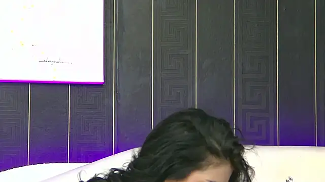 SophiaVilner online show from 9, 3, 2025